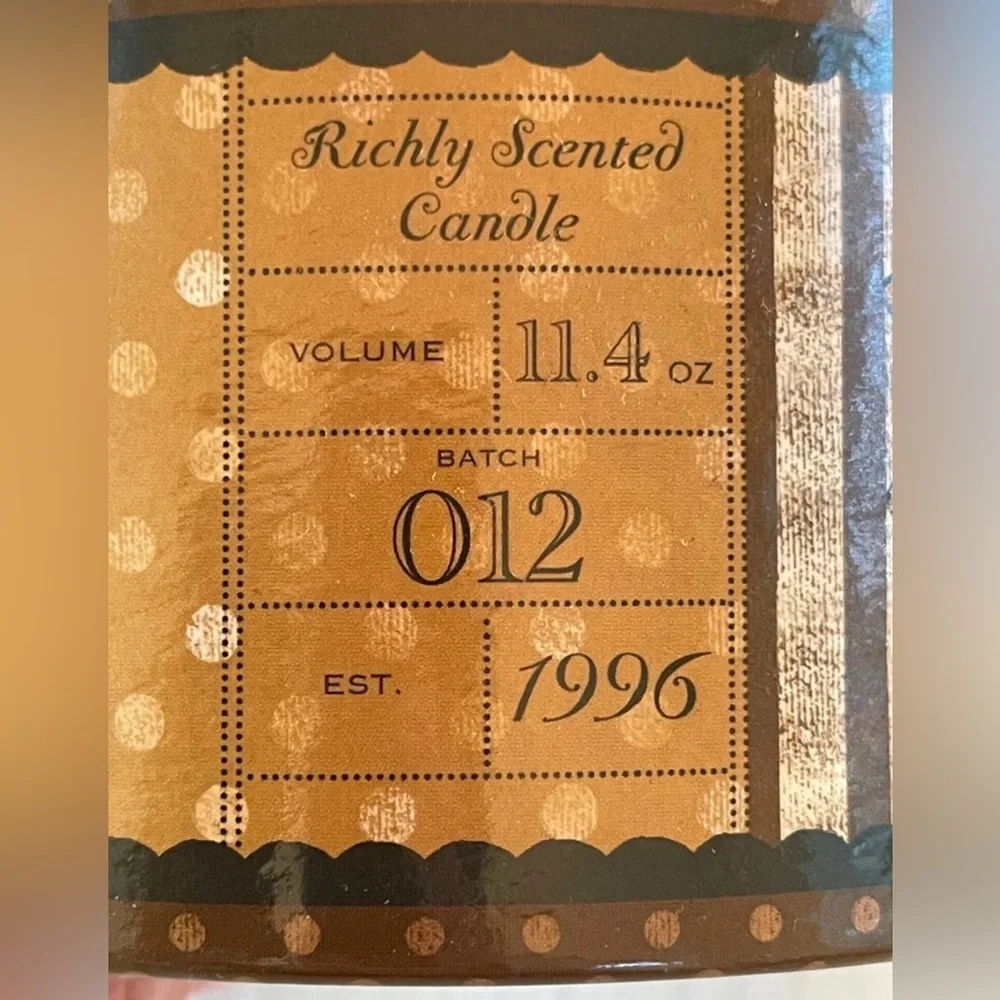 Rigby’s Ice Cream Parlor Hazelnut Chocolate 2 wick 36hrs burn candle in gift box